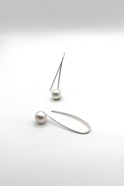 Hanging White Round Earrings