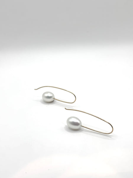 Gold Earrings with Oval White Pearl