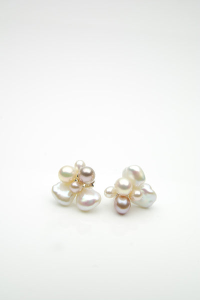 Perla Organic Clutch Earrings