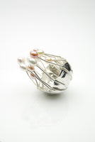 Fingur Ring by Orr handmade of silver and pearls
